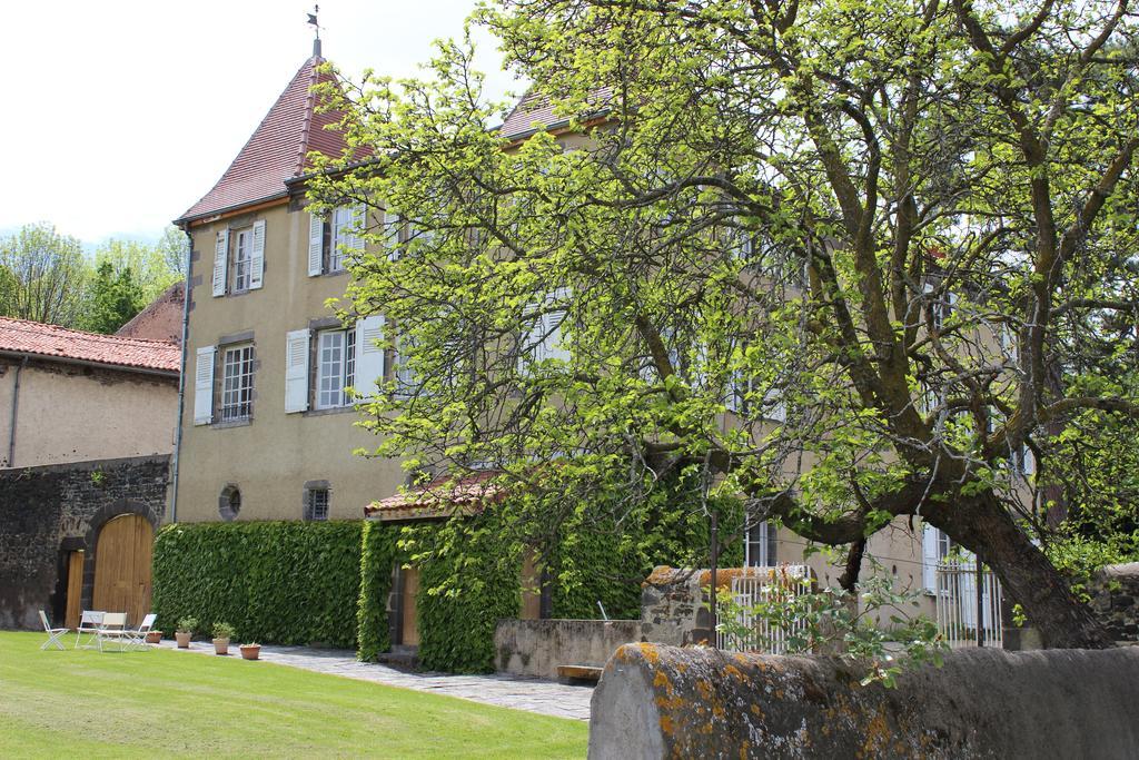 Bed and Breakfast Chateau De Bourrassol Menetrol Экстерьер фото