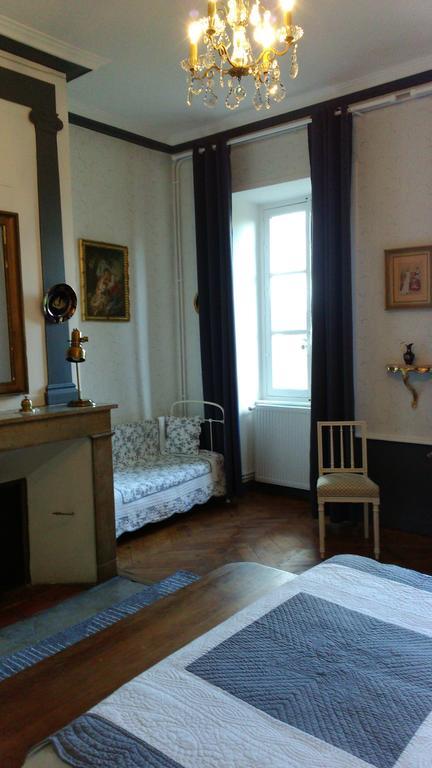 Bed and Breakfast Chateau De Bourrassol Menetrol Экстерьер фото