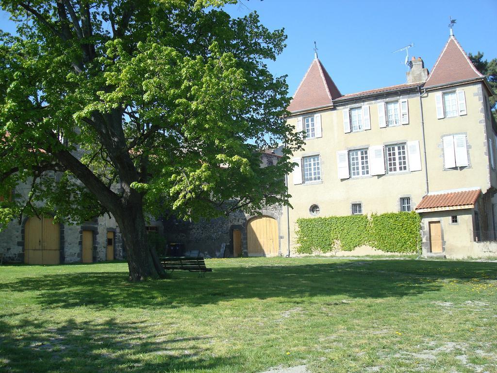 Bed and Breakfast Chateau De Bourrassol Menetrol Номер фото