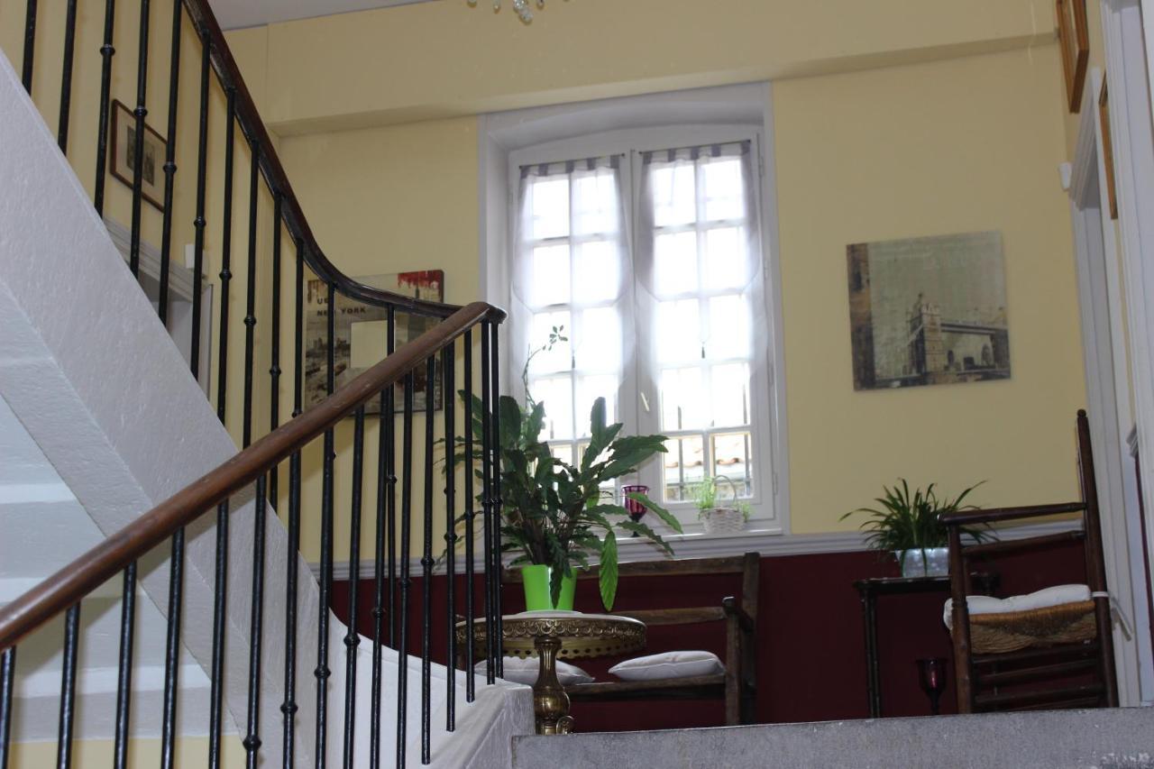 Bed and Breakfast Chateau De Bourrassol Menetrol Экстерьер фото